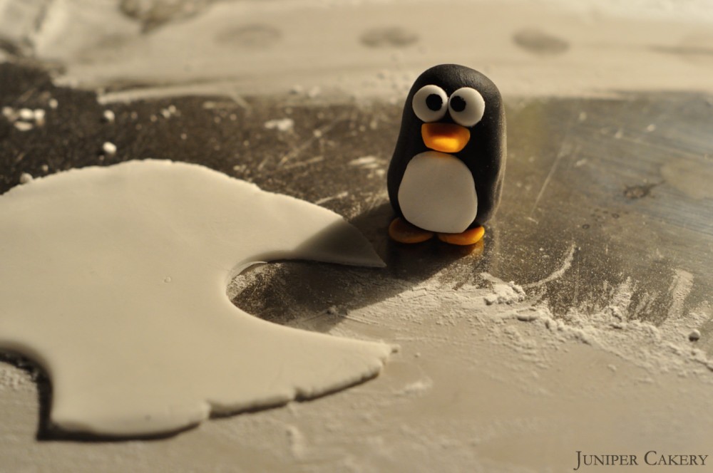 How to make a sugarpaste penguin