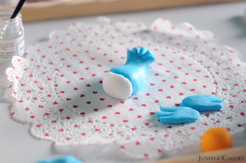 'Tutorial Tuesday' : How to make a sugarpaste/fondant bluebird