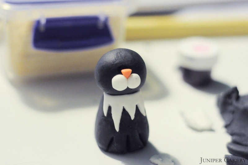 Tutorial Tuesday - How to make a sugarpaste cat