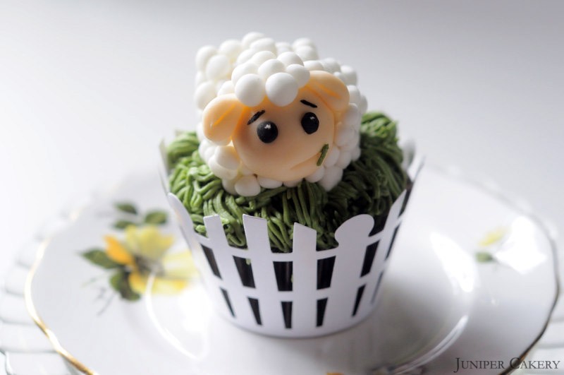 Tutorial Tuesday: How to create a sugarpaste lamb for St. David's Day!