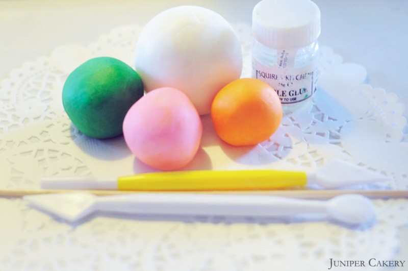 Easter Tutorial Week: How to make a sugarpaste bunny!