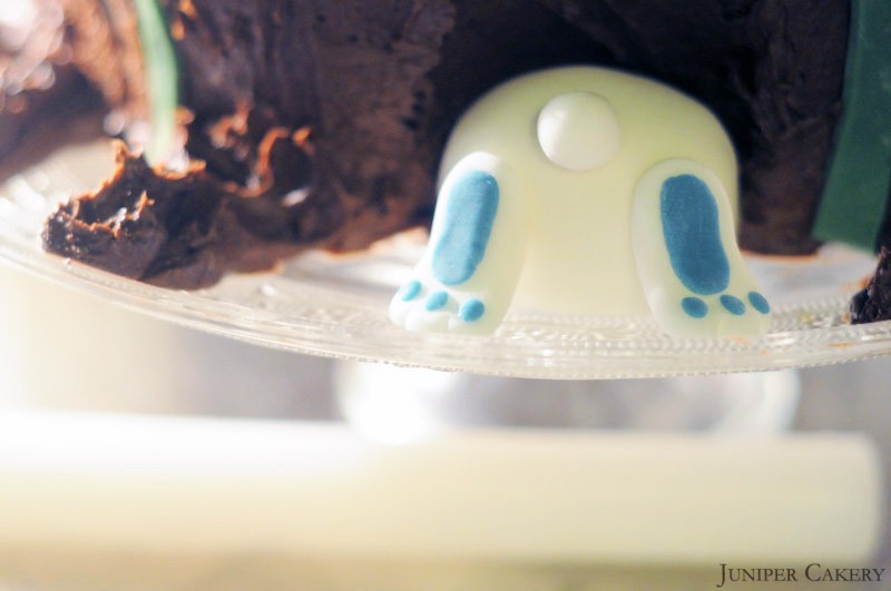 Easter Tutorial Week: How to make a tree trunk & bunny cake!