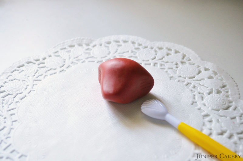 Tutorial Tuesday: How to make a fondant sugarpaste fox