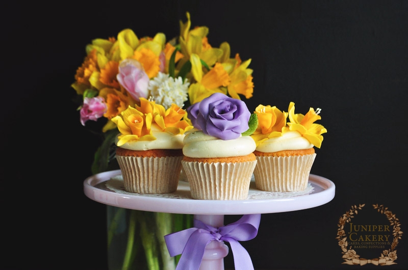 Floral decorated mother's day cupcakes by Juniper Cakery