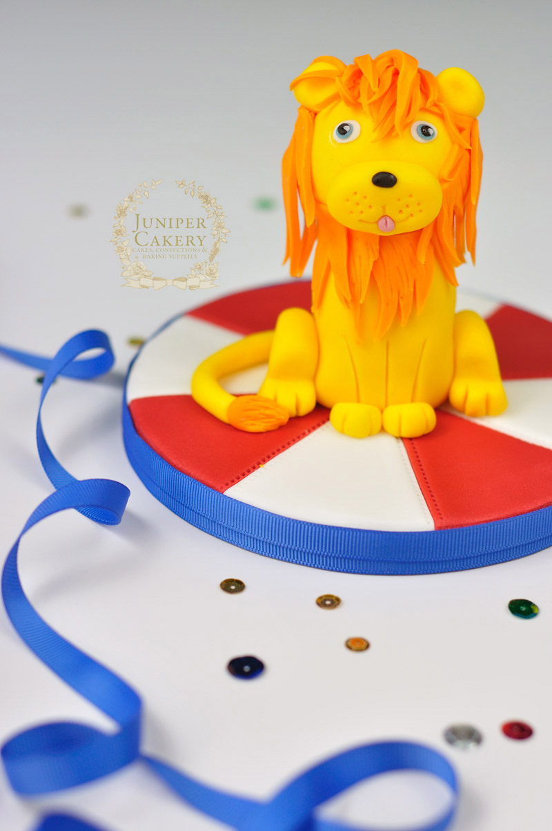 How to make a circus lion cake topper by Juniper Cakery