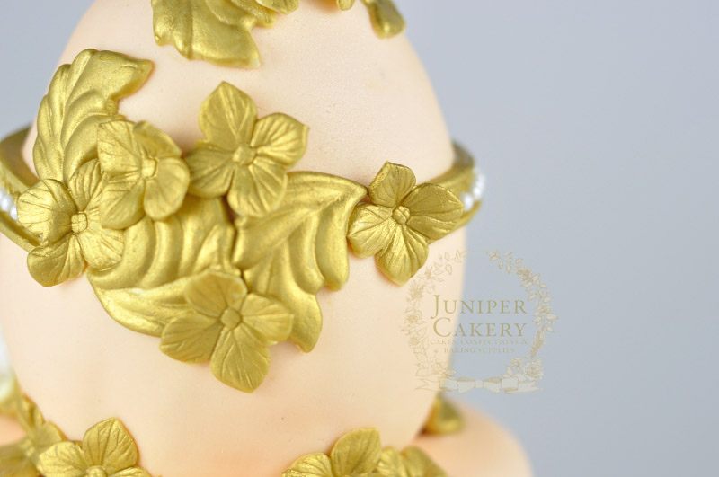 Back of Faberge Egg Cake by Juniper Cakery