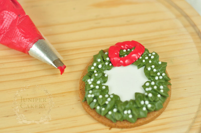 Holiday Christmas wreath cookie tutorial by Juniper Cakery