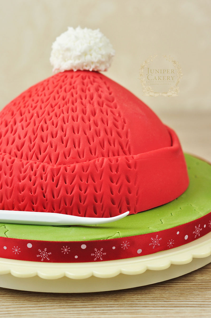 How to add a knit pattern to fondant by Juniper Cakery