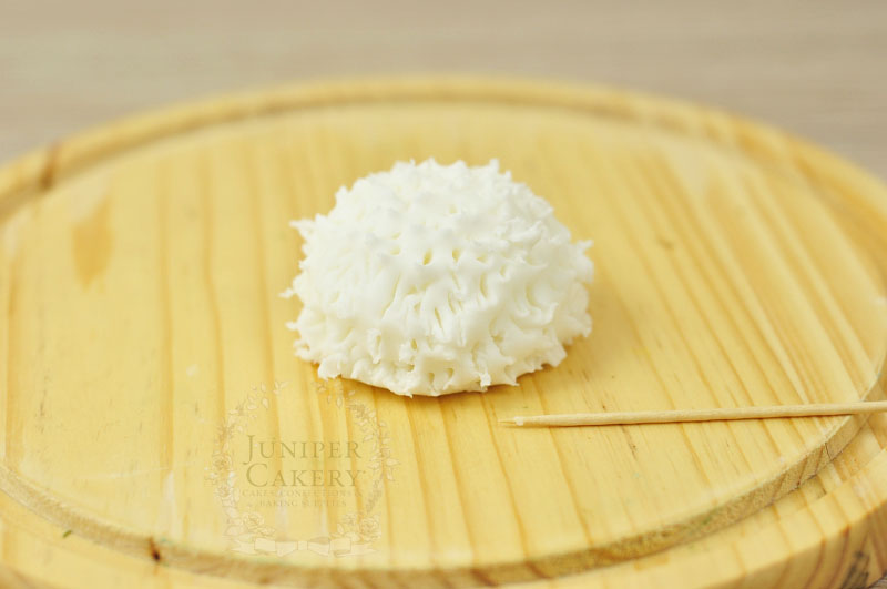 How to make a fondant pom pom for cakes by Juniper Cakery