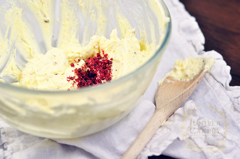 Pink peppercorn buttercream by Juniper Cakery