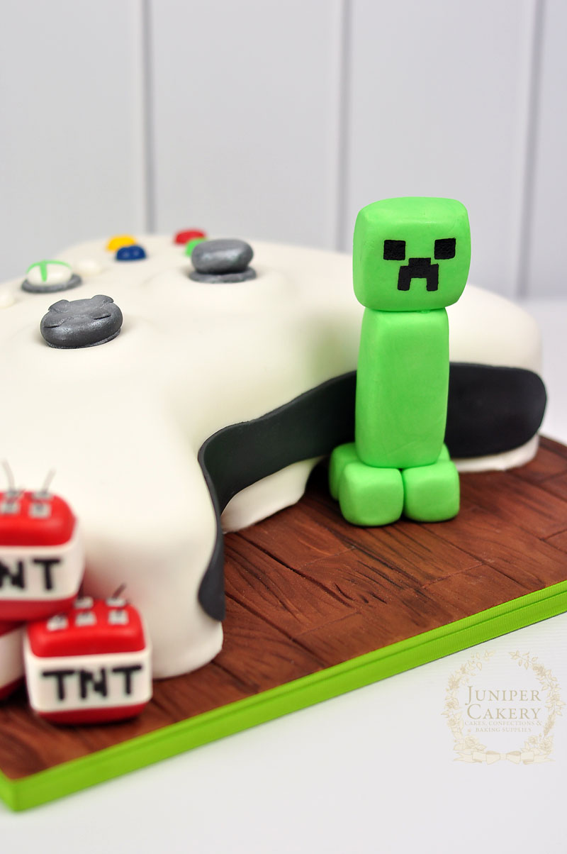 Gumpaste Creeper from Minecraft by Juniper Cakery