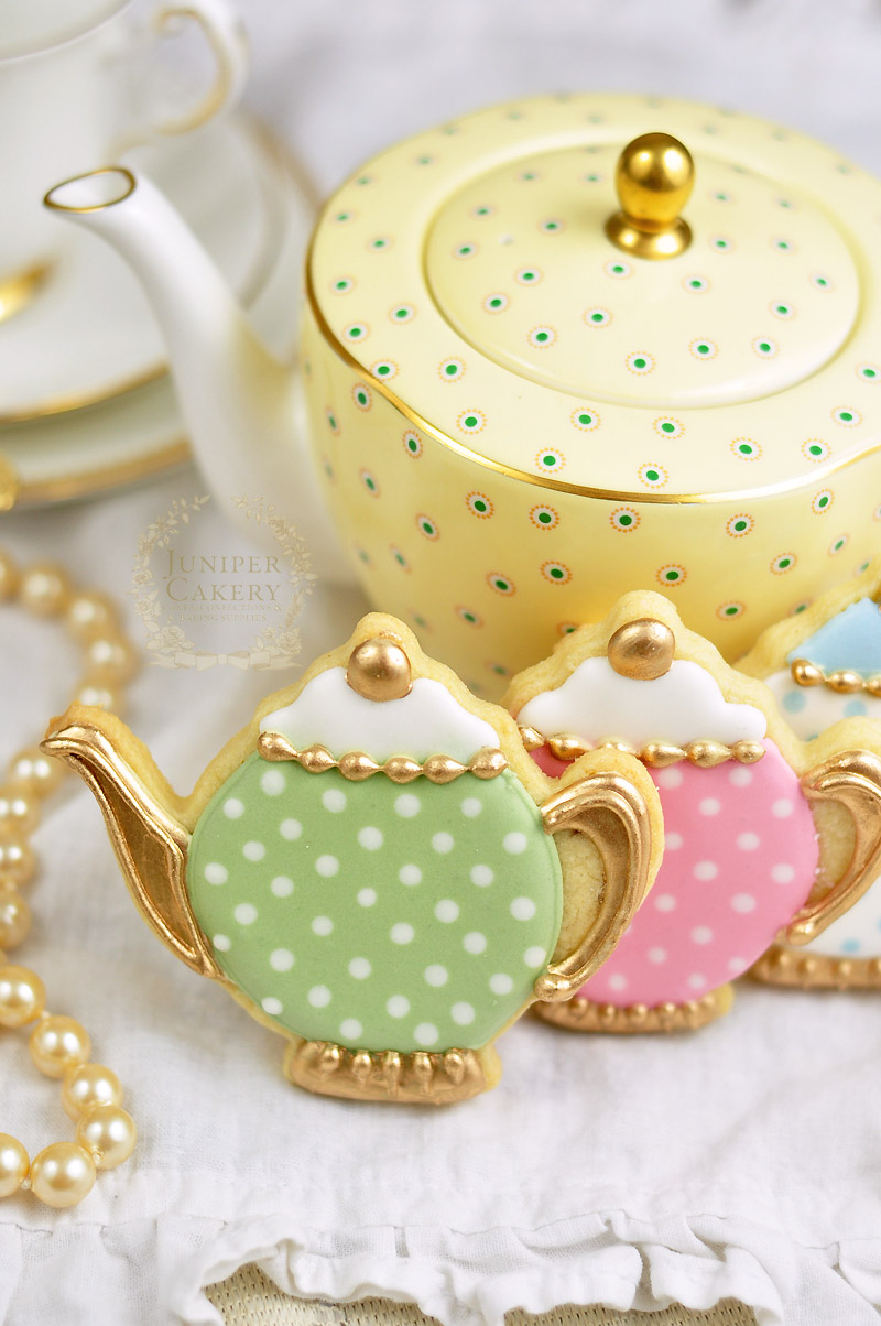 Sweet vintage teapot cookies by Juniper Cakery