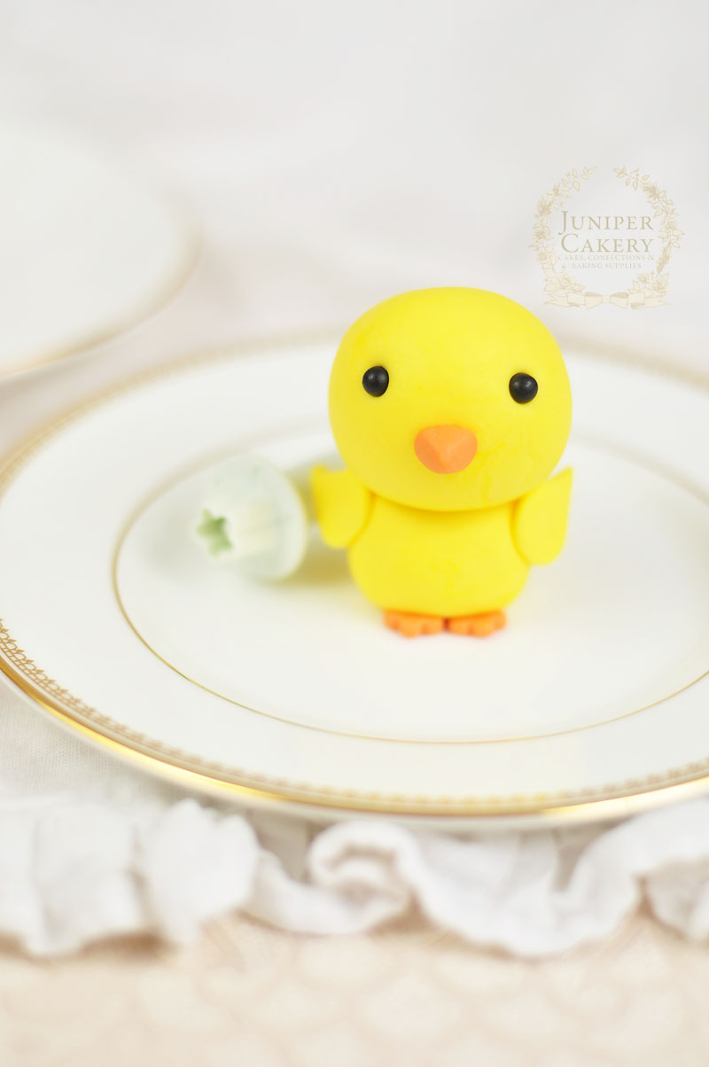 Easter sugar paste chick tutorial by Juniper Cakery