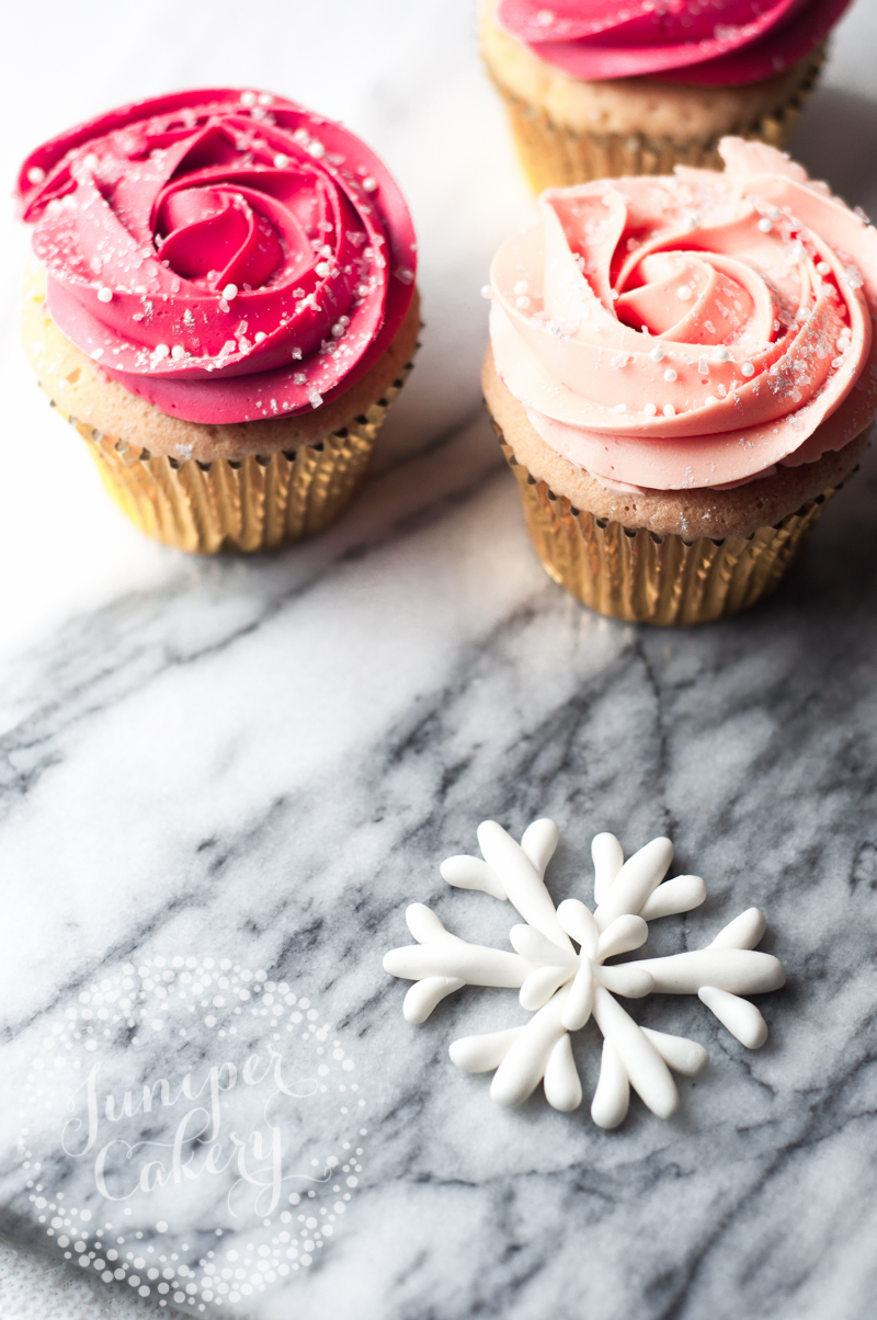 Tutorial for easy fondant snowflakes by juniper Cakery