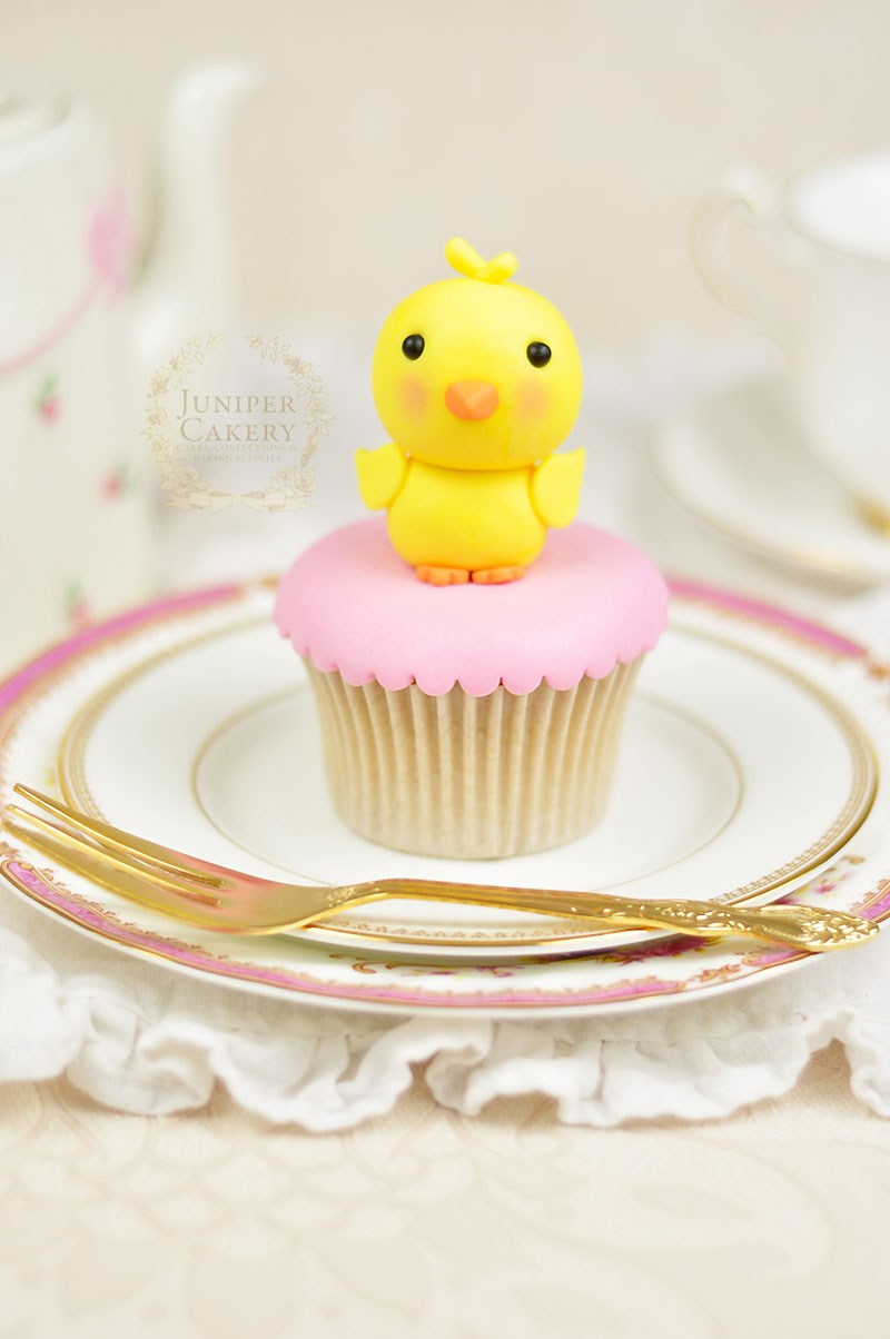 Fondant chick tutorial for cakes and cupcakes by Juniper Cakery