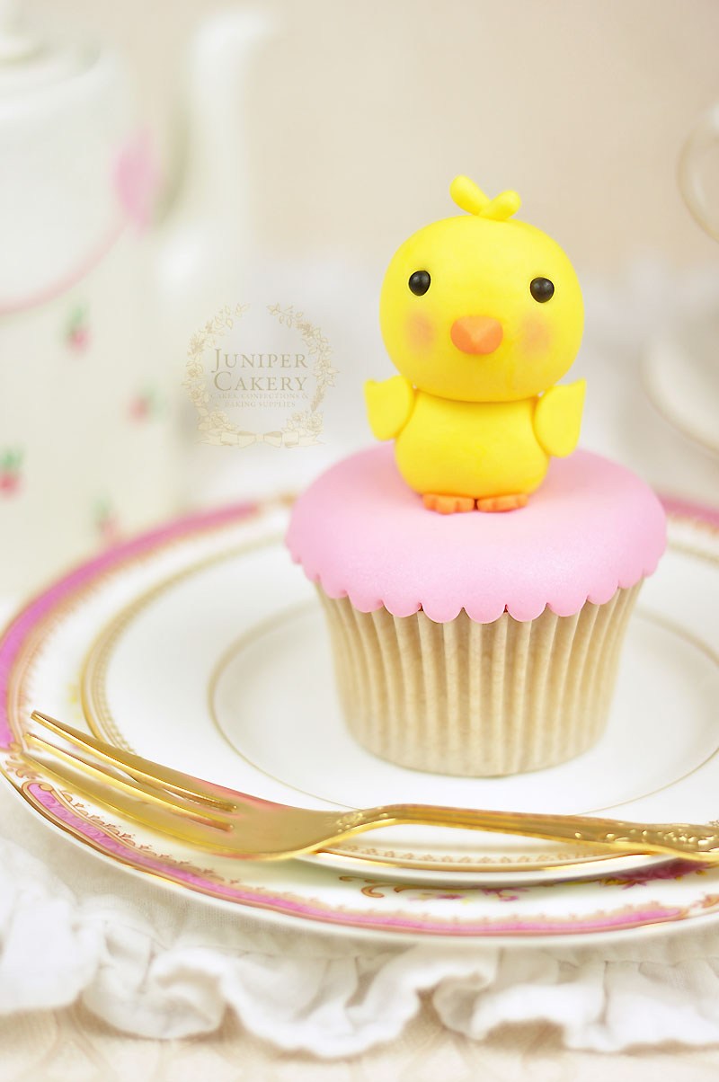 Fondant Easter chick tutorial by Juniper Cakery