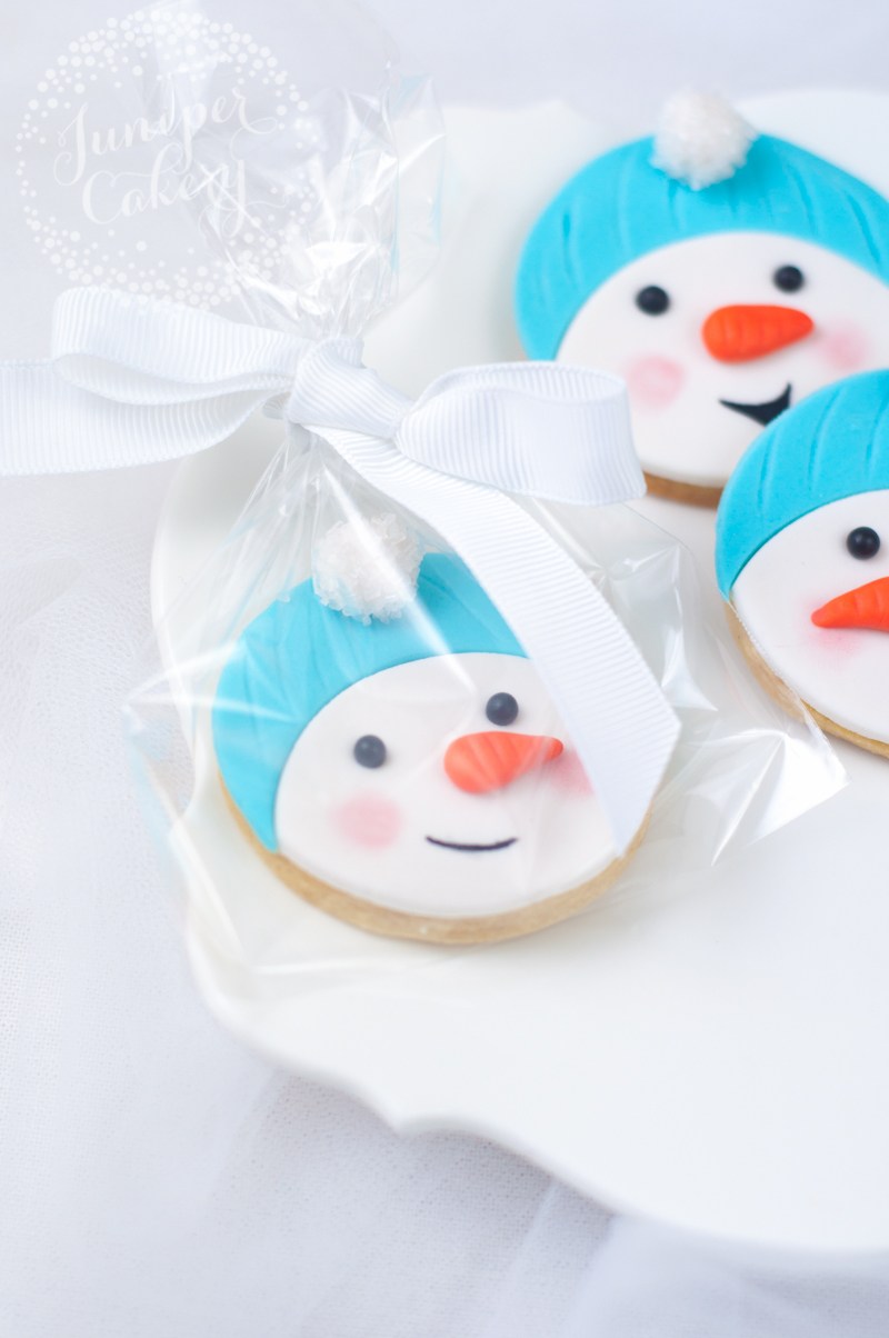 Frosty the Snowman Cookie tutorial from Juniper Cakery