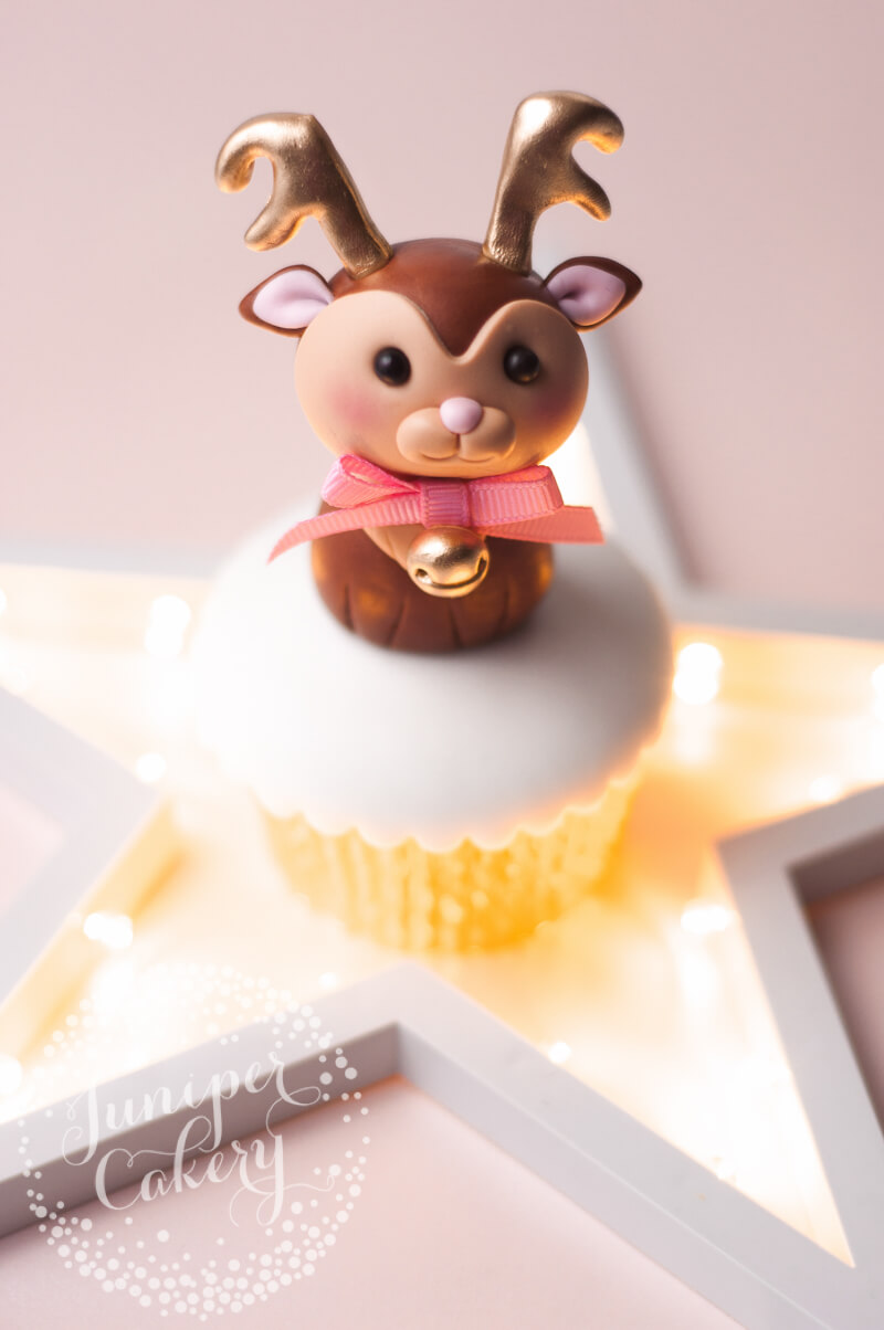 Festive fondant reindeer tutorial by Juniper Cakery