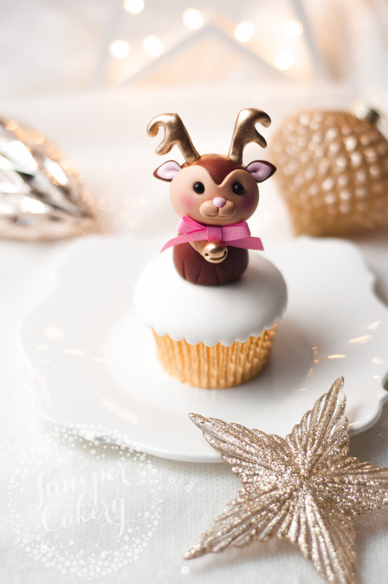 How to make a fondant reindeer for cakes