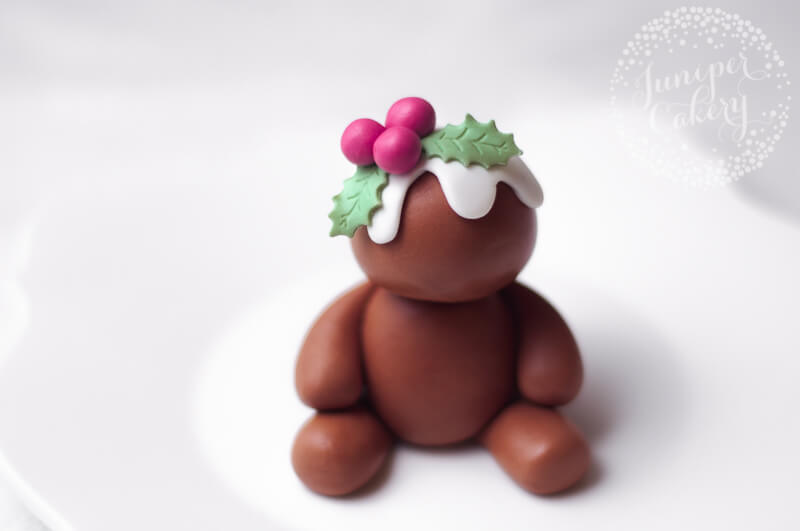 Fondant gingerbread cake topper tutorial from Juniper Cakery