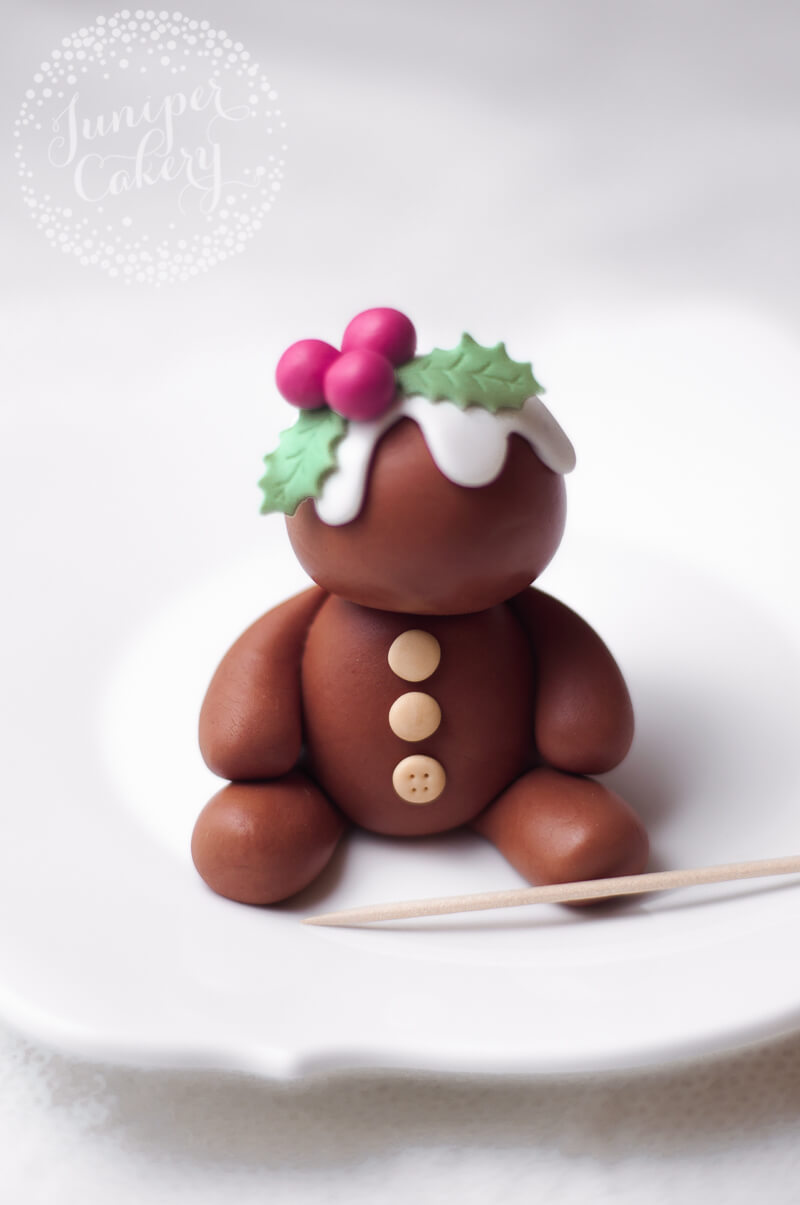 Fondant gingerbread topper tutorial from Juniper Cakery