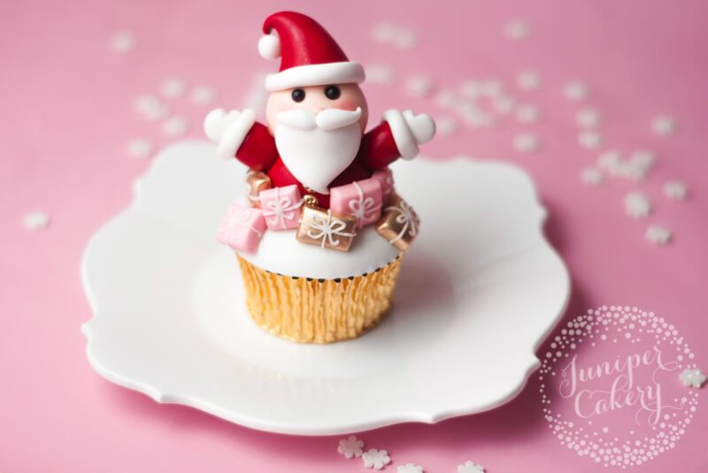 Sweet Santa cupcake tutorial for Christmas