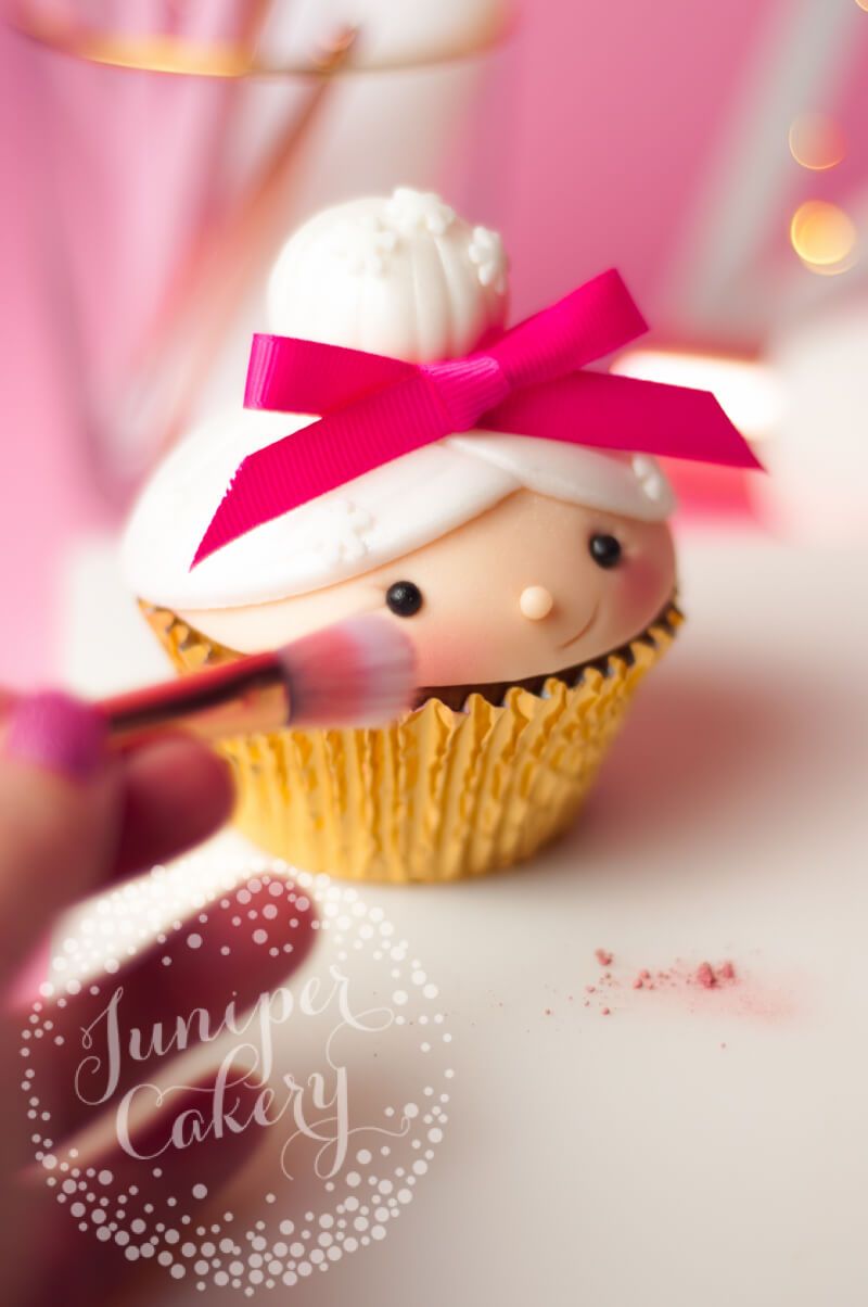 Festive Christmas cupcake tutorial with Benefit Cosmetics