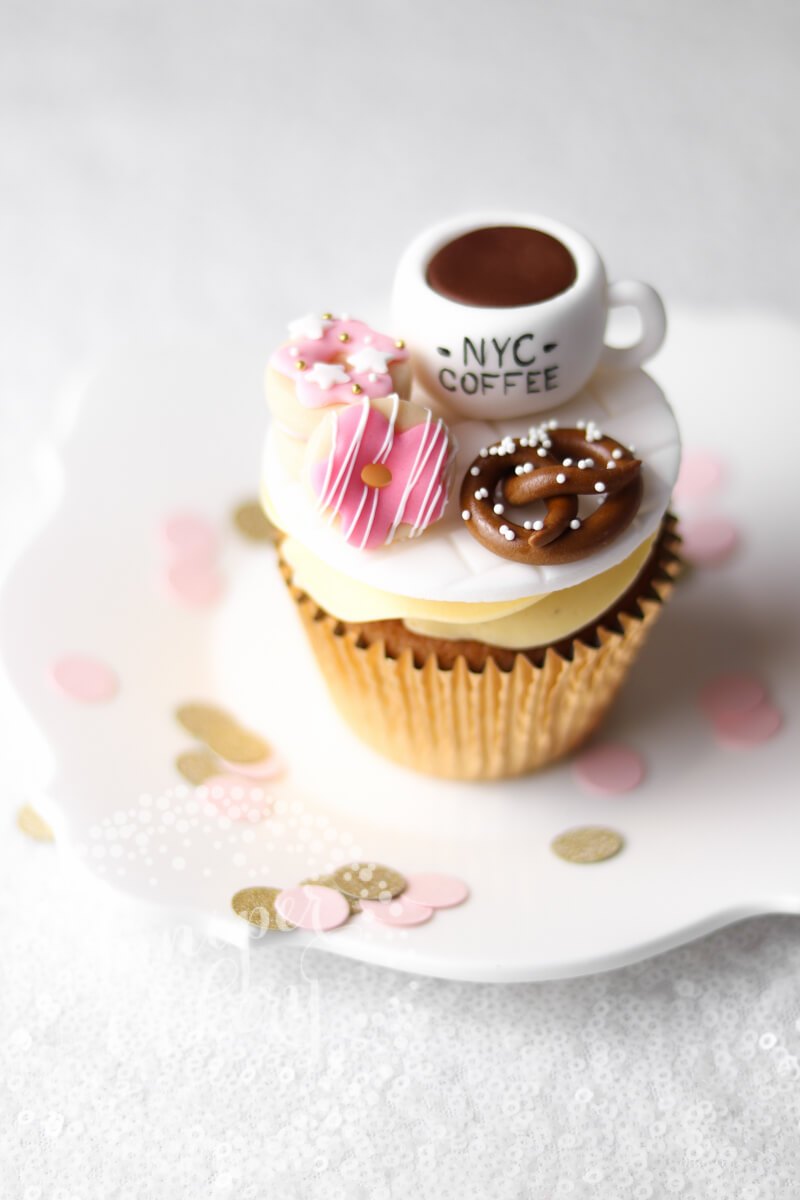 New York themed cupcake by Juniper Cakery