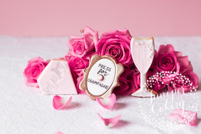 Chic Mother's Day cookies by Juniper Cakery