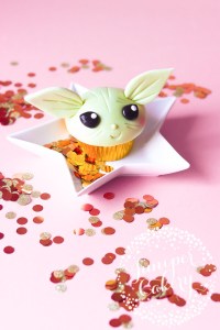 Baby Yoda Cupcake Tutorial with Tala!