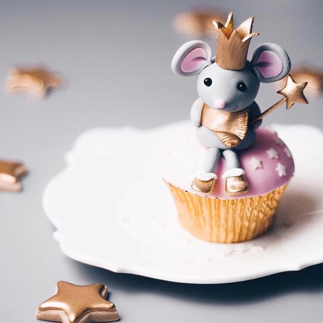 Cute little fairy mouse cupcake. Obviously. We had to dress her up with her own magic wand and glitzy crown! 👑👑👑