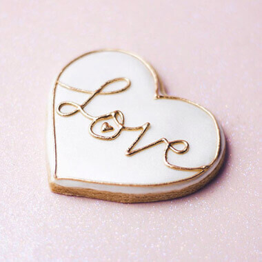 wedding cookie favours by Juniper Cakery